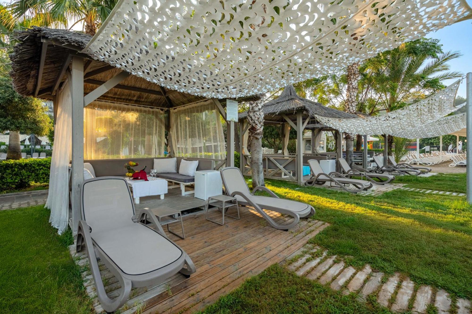 Justiniano Theodora Resort Окурджалар Екстериор снимка